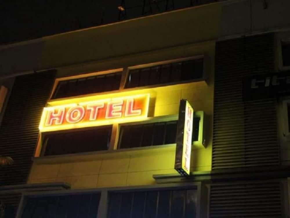 Shah Alam Business Hotel Exterior photo